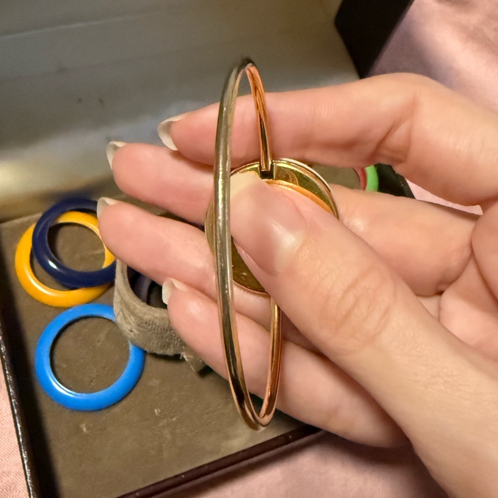 Gucci Gold Bezel Watch - Picture 3 of 4